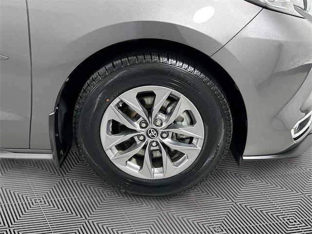 Photo of 2023 Predawn Gray Mica Toyota Sienna