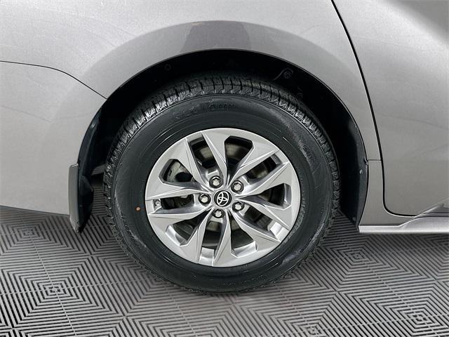 Photo of 2023 Predawn Gray Mica Toyota Sienna