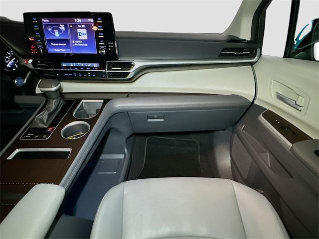 Photo of 2023 Predawn Gray Mica Toyota Sienna