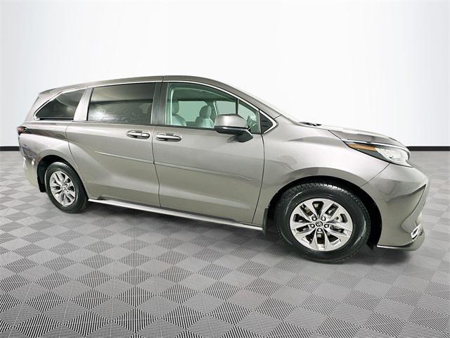 Photo of 2023 Predawn Gray Mica Toyota Sienna