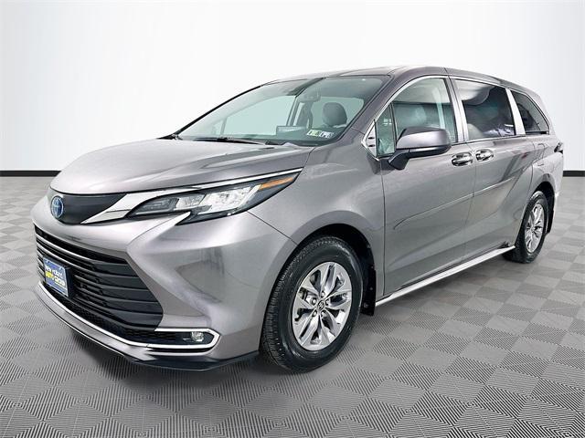 Photo of 2023 Predawn Gray Mica Toyota Sienna