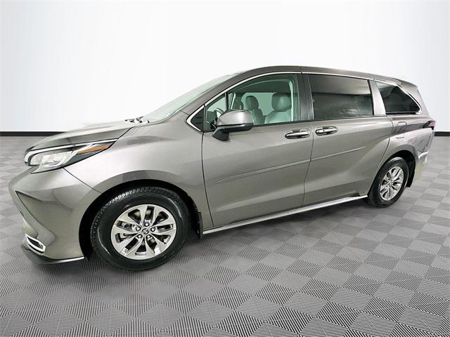 Photo of 2023 Predawn Gray Mica Toyota Sienna