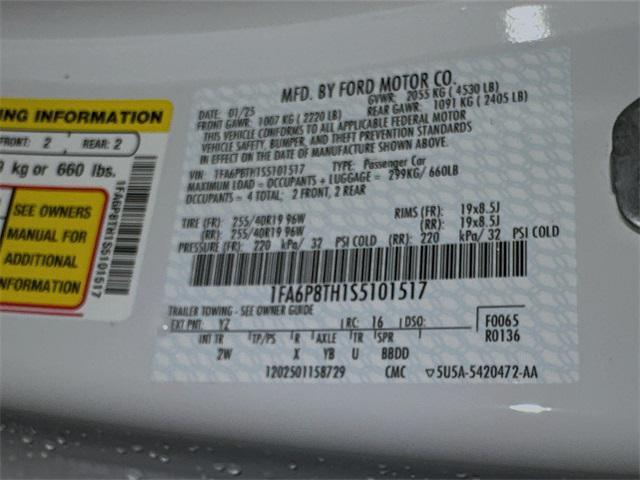 Photo of 2025 Oxford White Ford Mustang