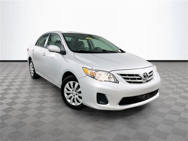 Photo of 2013 Classic Silver Metallic Toyota Corolla