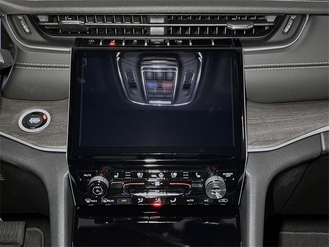 Photo of 2025 Velvet Red Pearlcoat Jeep Grand Cherokee