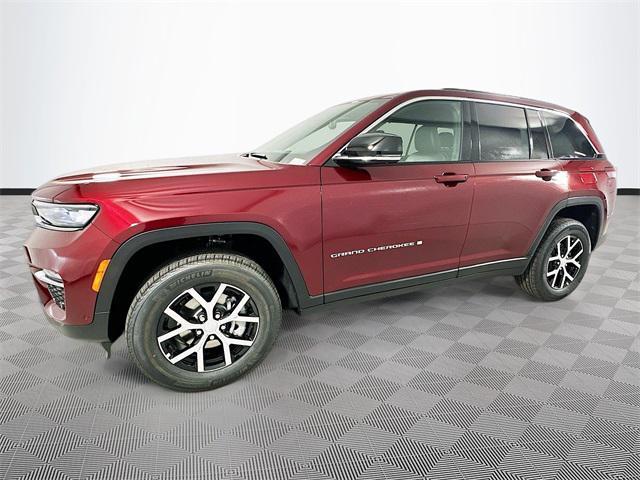 Photo of 2025 Velvet Red Pearlcoat Jeep Grand Cherokee