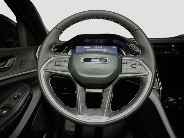 Photo of 2025 Velvet Red Pearlcoat Jeep Grand Cherokee