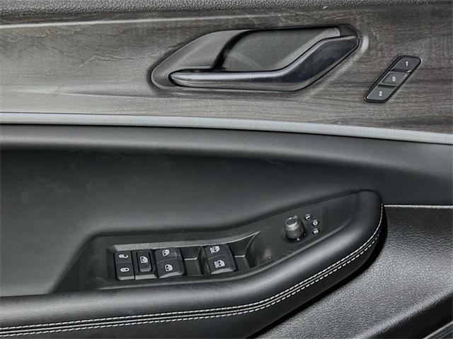 Photo of 2025 Velvet Red Pearlcoat Jeep Grand Cherokee