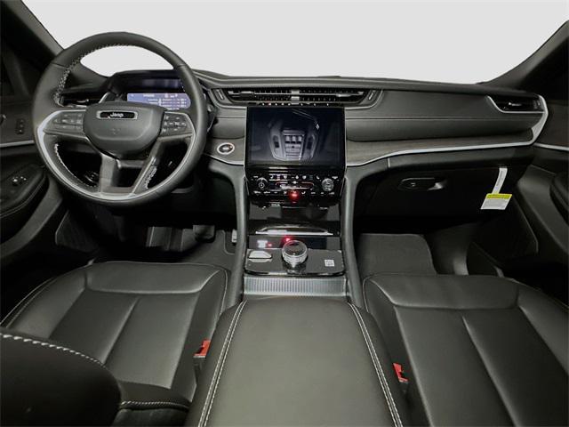 Photo of 2025 Velvet Red Pearlcoat Jeep Grand Cherokee
