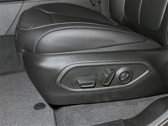 Photo of 2025 Velvet Red Pearlcoat Jeep Grand Cherokee