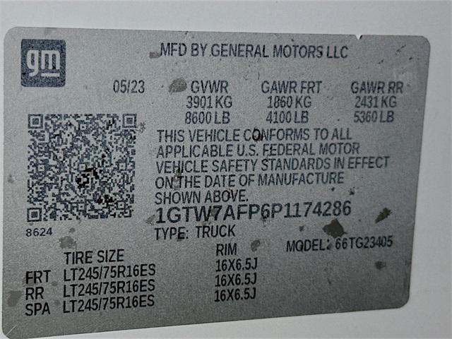 Photo of 2023 Summit White GMC Savana 2500