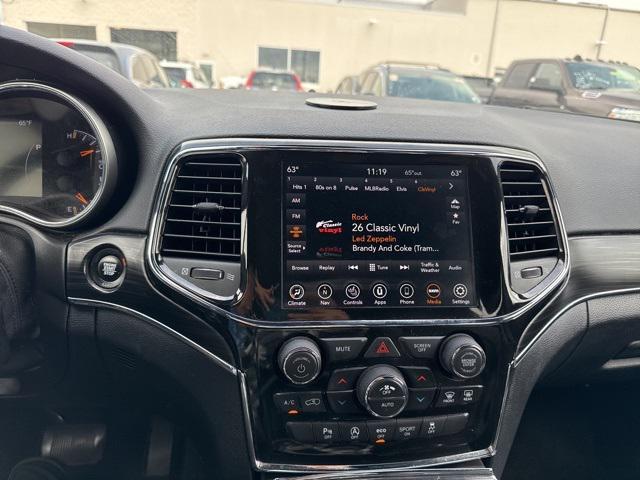 Photo of 2022 Bright White Clearcoat Jeep Grand Cherokee