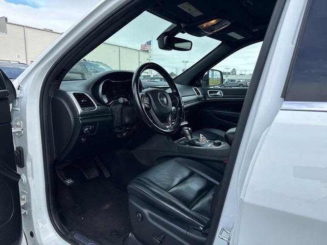 Photo of 2022 Bright White Clearcoat Jeep Grand Cherokee