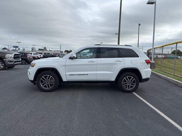 Photo of 2022 Bright White Clearcoat Jeep Grand Cherokee