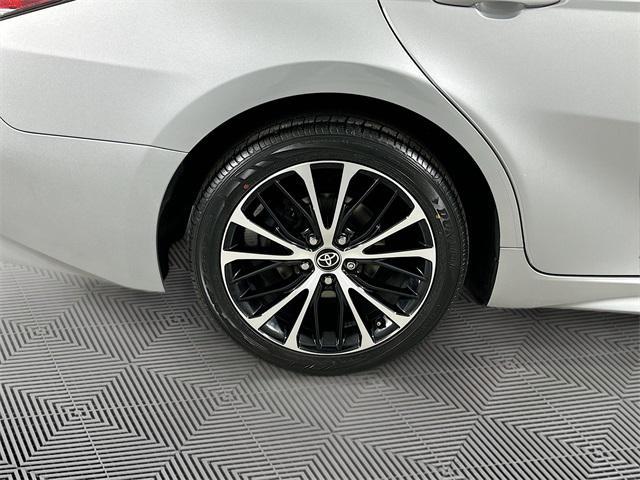 Photo of 2020 Celestial Silver Metallic Toyota Camry