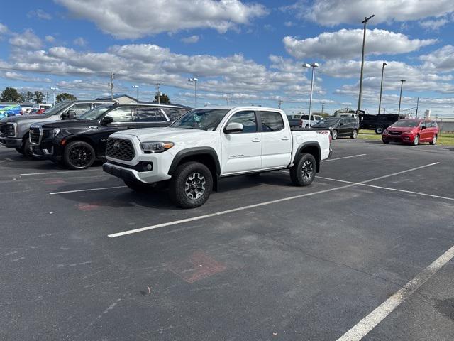 Photo of 2022 White Toyota Tacoma