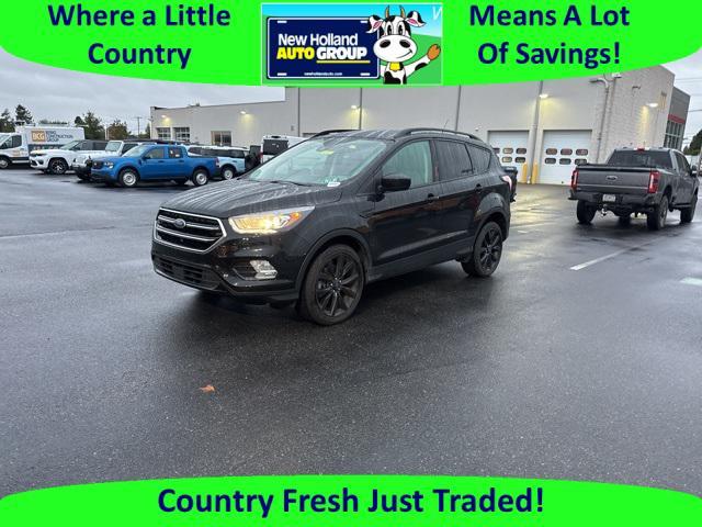 Photo of 2018 Shadow Black Ford Escape