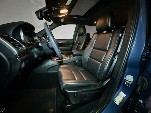 Photo of 2021 Pacific Blue Clearcoat Jeep Grand Cherokee