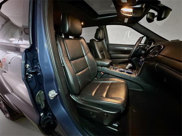 Photo of 2021 Pacific Blue Clearcoat Jeep Grand Cherokee