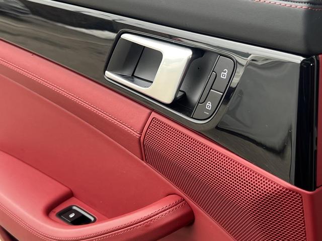Photo of 2022 Chalk Porsche Panamera