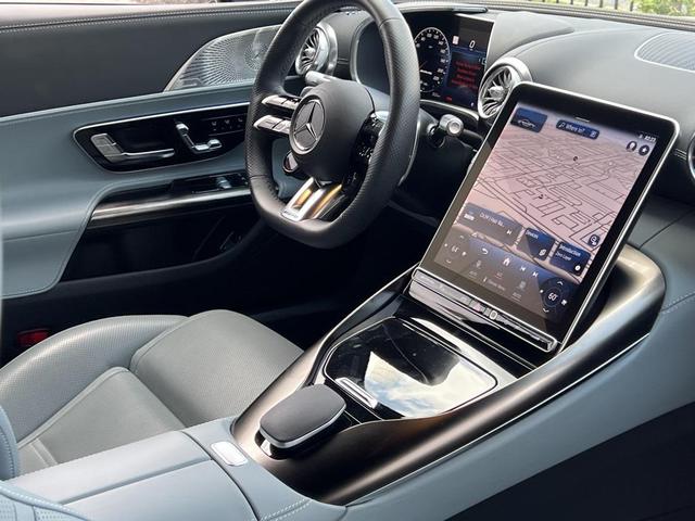 Photo of 2024 MANUFAKTUR Moonlight White Metallic Mercedes-Benz AMG GT 63