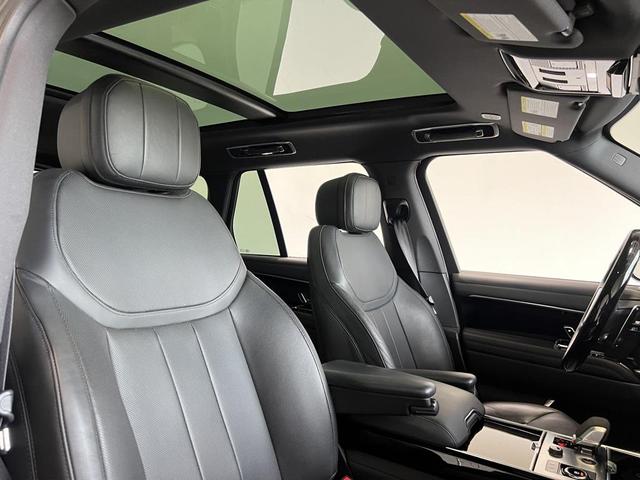 Photo of 2023 Santorini Black Metallic Land Rover Range Rover