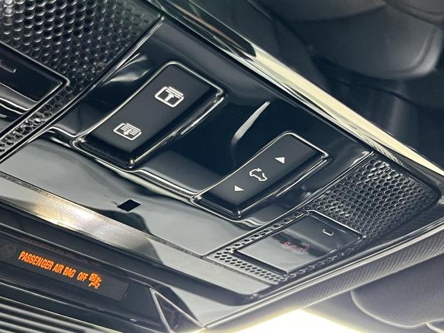 Photo of 2023 Santorini Black Metallic Land Rover Range Rover