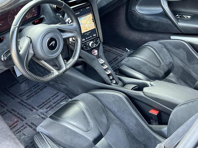 Photo of 2019 Silver McLaren 720S