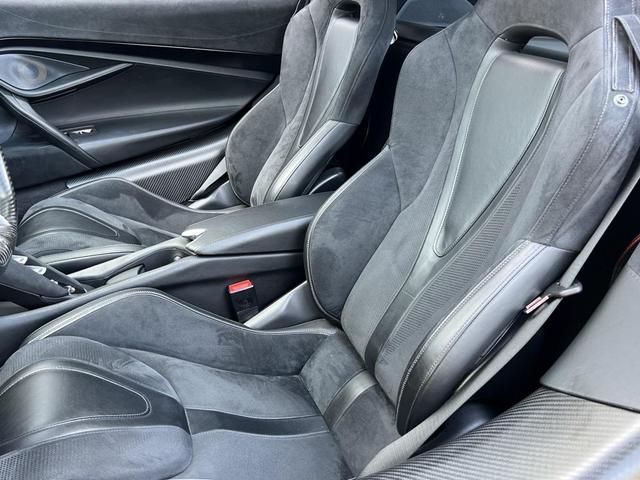 Photo of 2019 Silver McLaren 720S