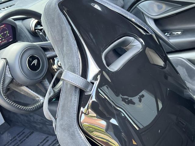 Photo of 2019 Silver McLaren 720S