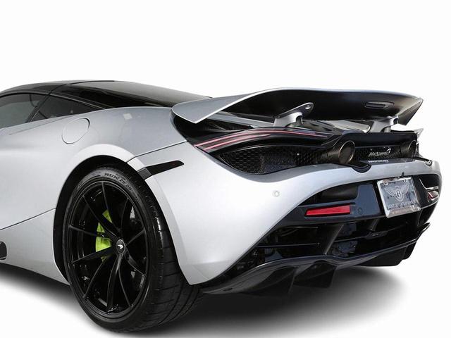 Photo of 2019 Silver McLaren 720S