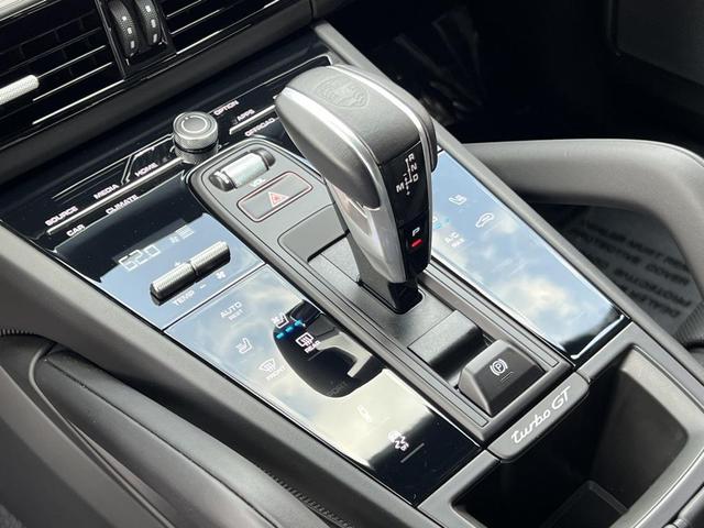 Photo of 2022 Black Porsche Cayenne