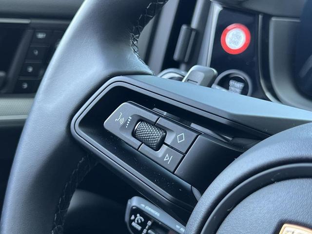 Photo of 2024 Chromite Black Metallic Porsche Cayenne
