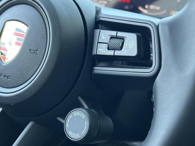 Photo of 2024 Chromite Black Metallic Porsche Cayenne