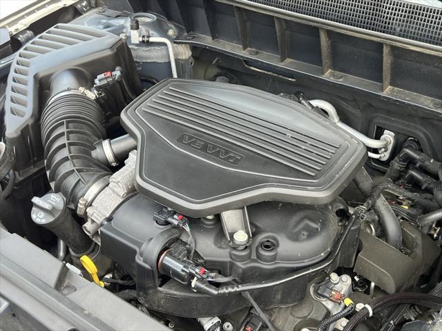 Photo of 2019 Pepperdust Metallic GMC Acadia
