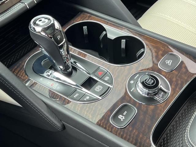 Photo of 2022 Beluga Bentley Bentayga