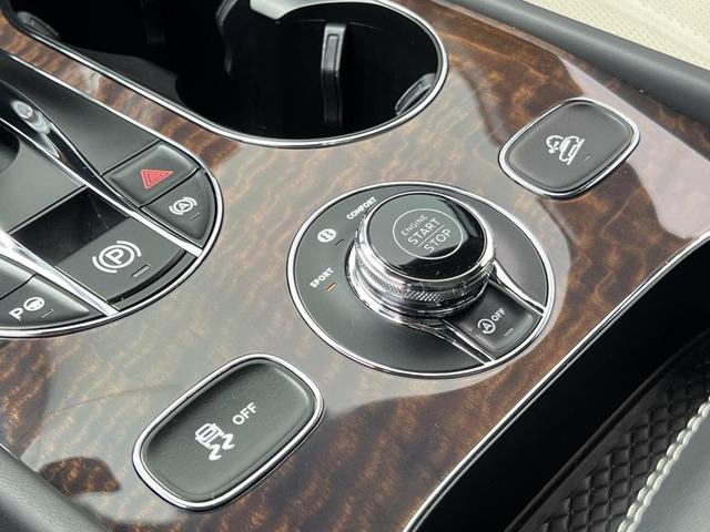 Photo of 2022 Beluga Bentley Bentayga