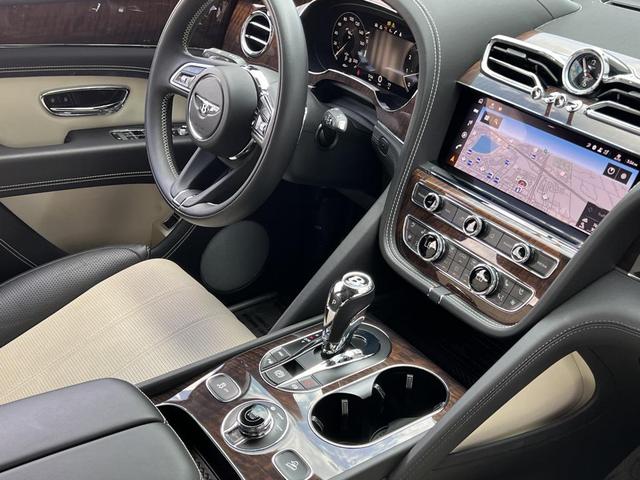 Photo of 2022 Beluga Bentley Bentayga