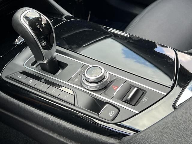 Photo of 2018 Bianco Maserati Levante
