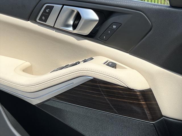 Photo of 2021 Black Sapphire Metallic BMW X5