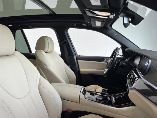 Photo of 2021 Black Sapphire Metallic BMW X5