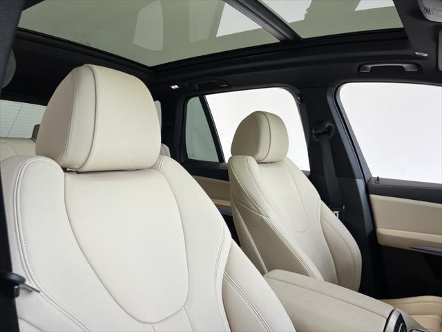 Photo of 2021 Black Sapphire Metallic BMW X5