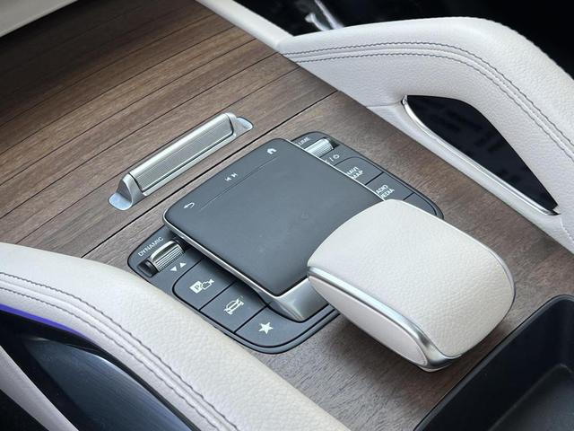 Photo of 2021 designo Diamond White Metallic Mercedes-Benz GLE 350