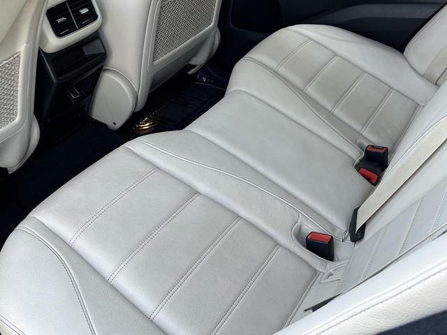 Photo of 2021 designo Diamond White Metallic Mercedes-Benz GLE 350
