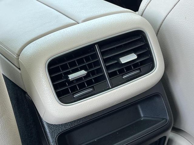 Photo of 2021 designo Diamond White Metallic Mercedes-Benz GLE 350