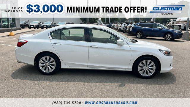 Photo of 2015 White Orchid Pearl Honda Accord