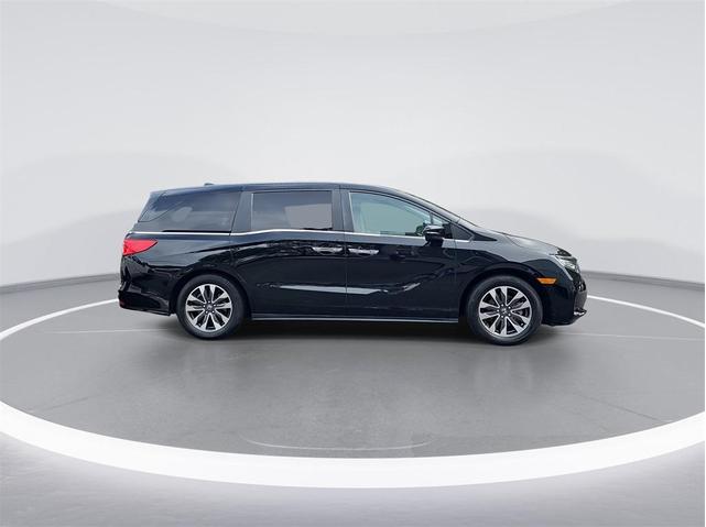 Photo of 2022 Crystal Black Pearl Honda Odyssey