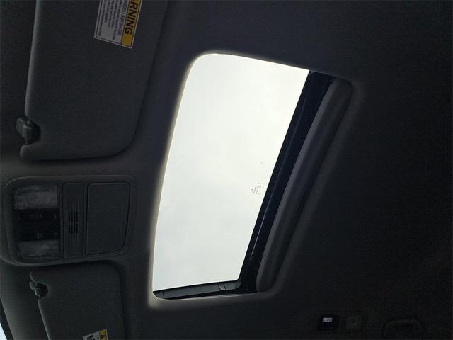 Photo of 2022 Crystal Black Pearl Honda Odyssey