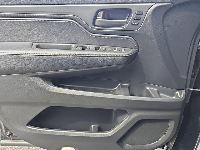 Photo of 2022 Crystal Black Pearl Honda Odyssey