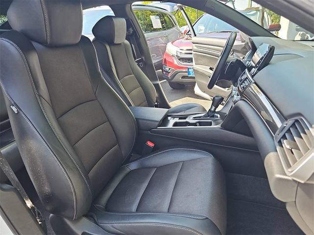 Photo of 2019 White Honda Accord